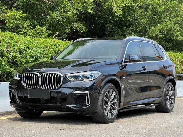 Фотография автомобиля — BMW X5