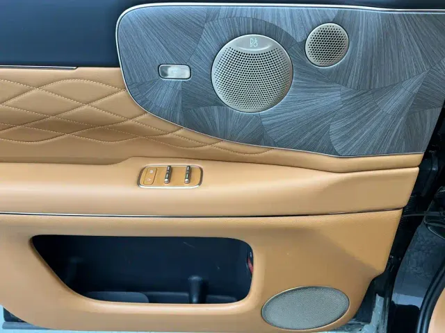 IM Motors LS9 — Фото автомобиля 19