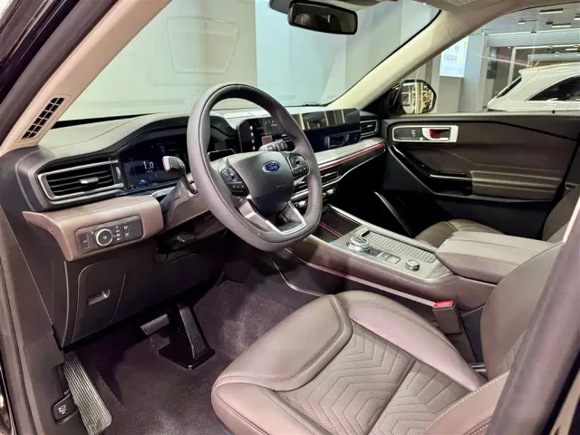 Ford Explorer — Фото автомобиля 23