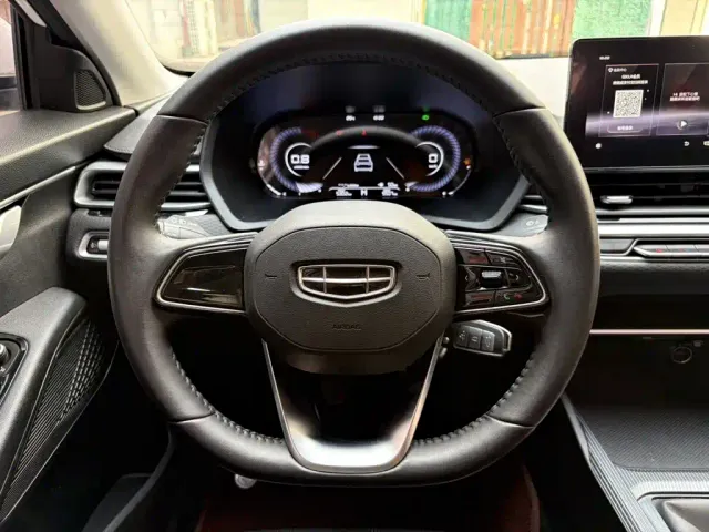 Geely Emgrand — Фото автомобиля 10