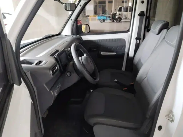 Wuling Zhiguang NEV — Фото автомобиля 14