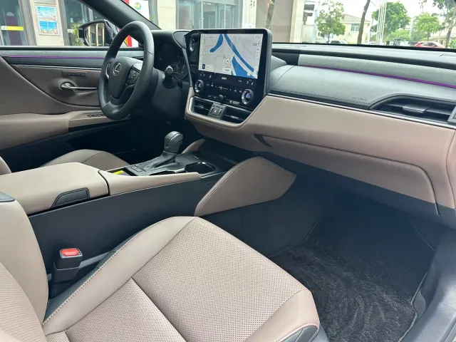 Lexus ES — Фото автомобиля 10