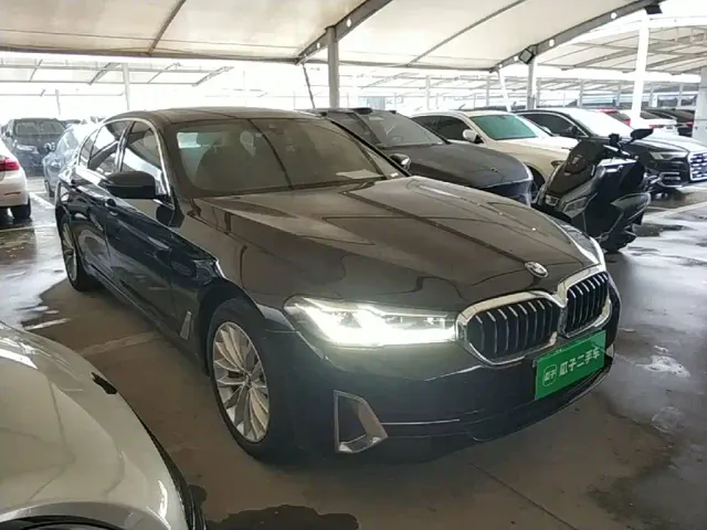 BMW 5 Series — Фото автомобиля 3