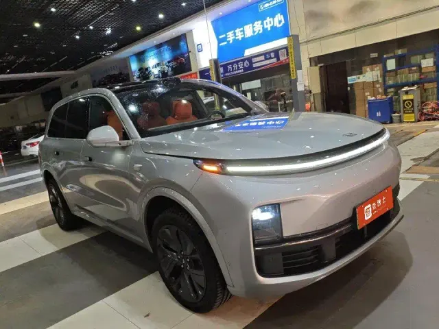 Li Auto L9 — Фото автомобиля 2