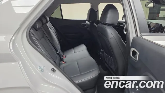 Hyundai Venue — Фото автомобиля 16