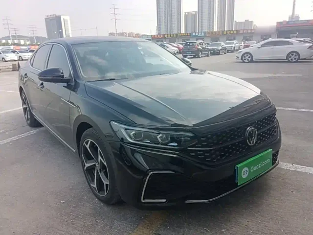 Volkswagen Passat — Фото автомобиля 3