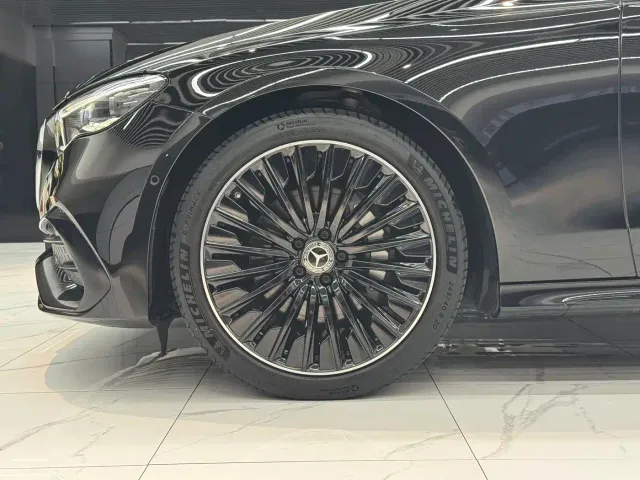 Mercedes-Benz E-Class — Фото автомобиля 13