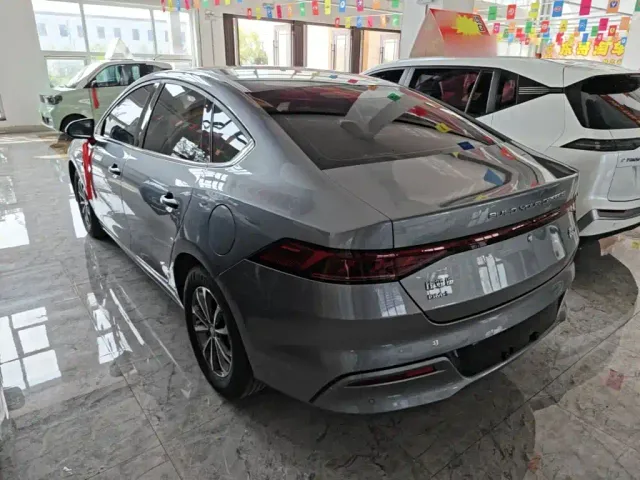 BYD Qin PLUS — Фото автомобиля 4
