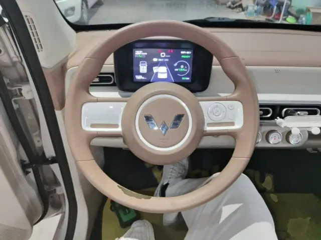 Wuling Hongguang Mini EV — Фото автомобиля 10