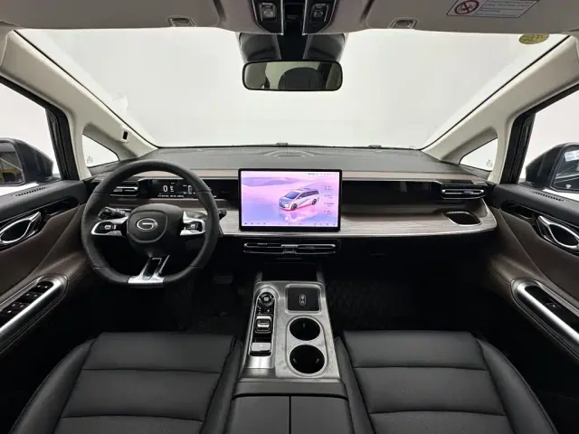 GAC Trumpchi E8 — Фото автомобиля 19