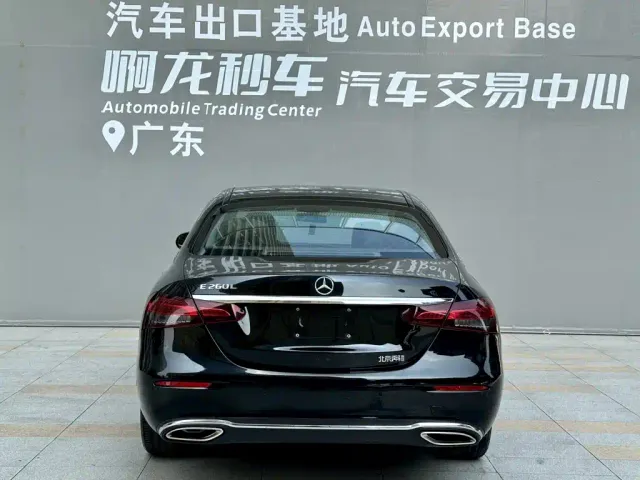 Mercedes-Benz E-Class — Фото автомобиля 4