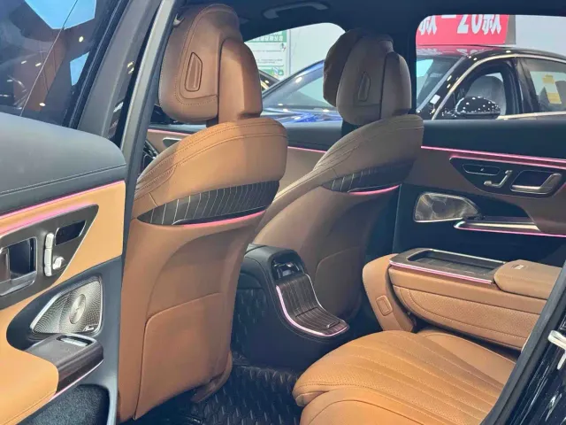 Mercedes-Benz E-Class — Фото автомобиля 9