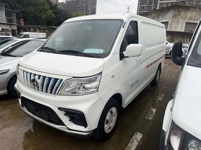 Фотография автомобиля — Changan Ruixing EM80