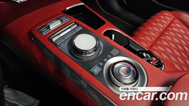Genesis GV70 2.5T Бензин 2WD — Фото автомобиля 8