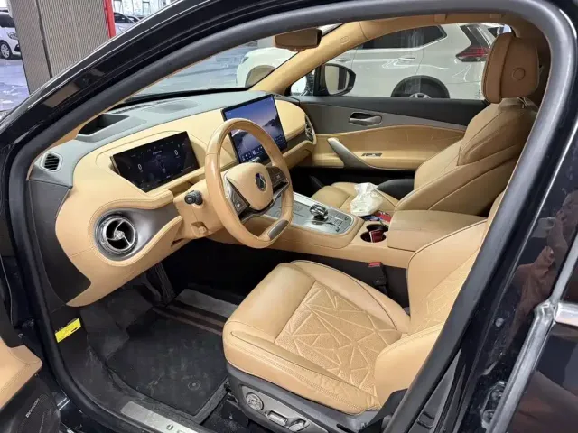 Denza Denza N8 2023 Model AWD Super Hybrid Flagship 7-Seater — Фото автомобиля 4