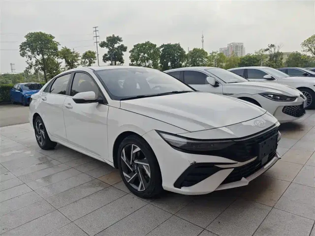 Hyundai Elantra — Фото автомобиля 2