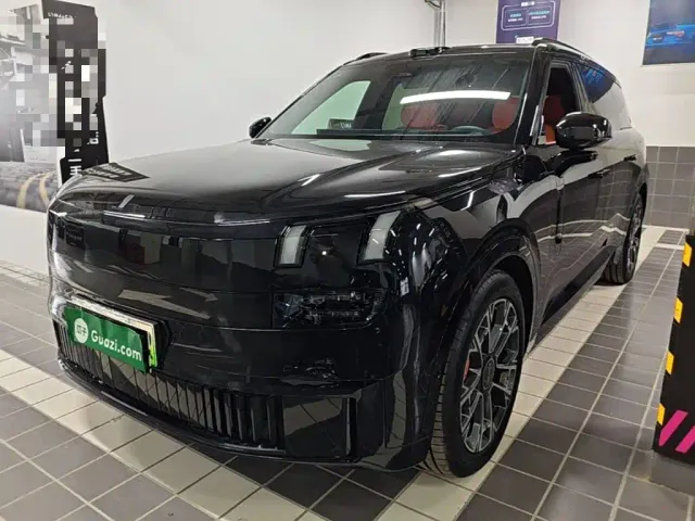 Фотография автомобиля — Lynk & Co 900