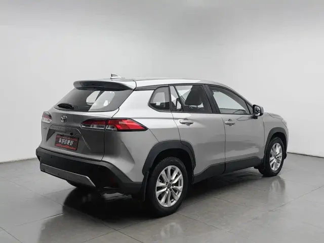 Toyota Corolla Cross — Фото автомобиля 2