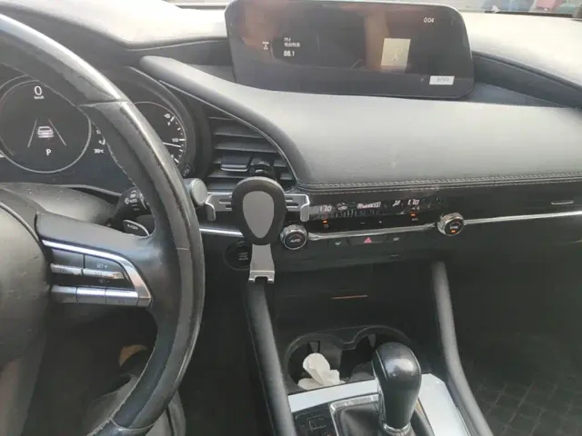 Mazda Axela — Фото автомобиля 12