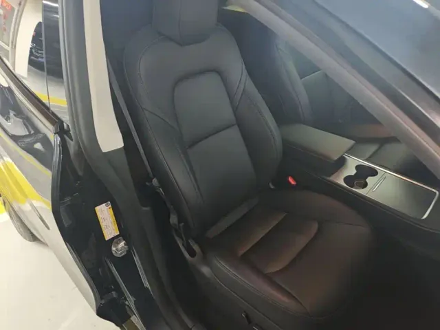 Tesla Model Y — Фото автомобиля 24