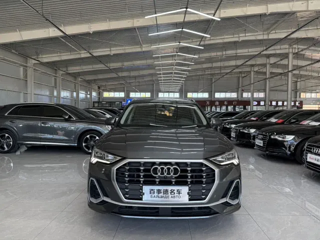 Audi Q3 — Фото автомобиля 2