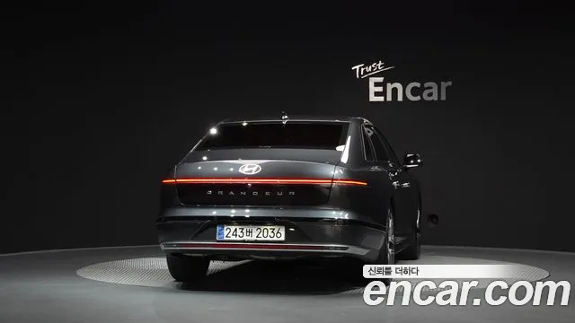 Hyundai Grandeur Grandeur (GN7) 2.5 Бензин 2WD — Фото автомобиля 4