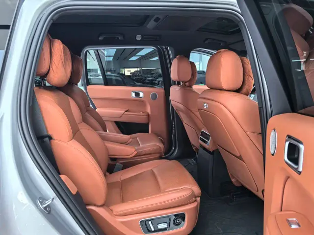 Li Auto L9 — Фото автомобиля 11