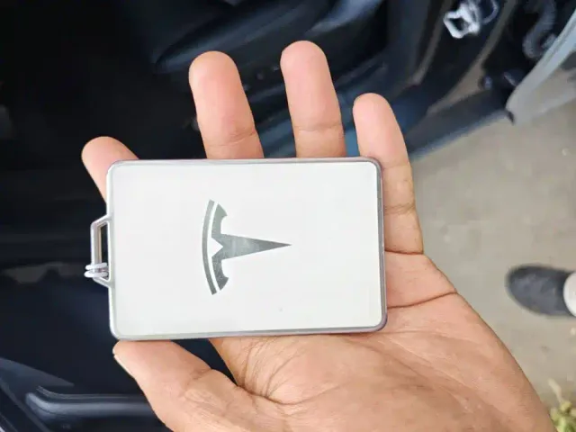 Tesla Model Y — Фото автомобиля 11