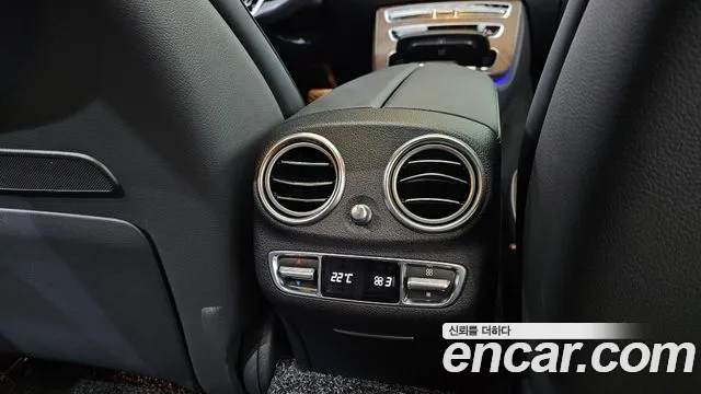 Mercedes-Benz E-Class — Фото автомобиля 30