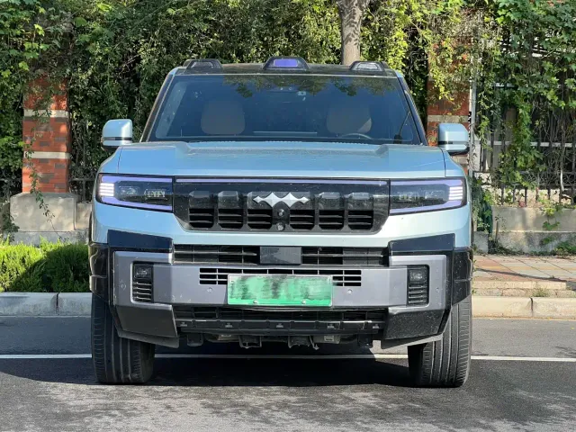 BYD FangChengBao Leopard 8 — Фото автомобиля 2