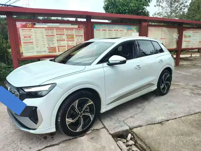Audi Q4 e-tron — Фото автомобиля 2