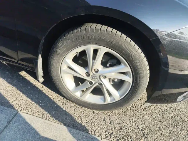 Buick Regal — Фото автомобиля 8
