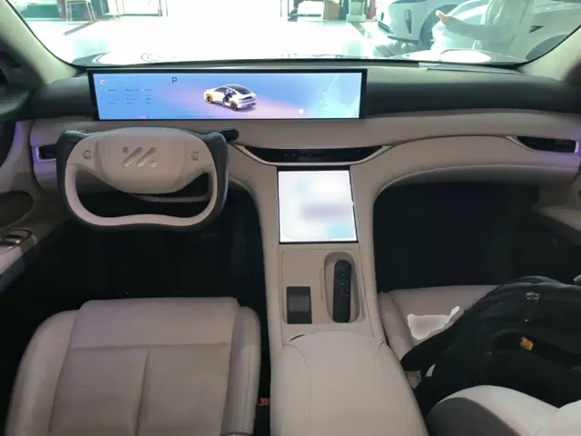 IM Motors LS6 — Фото автомобиля 9