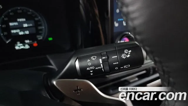 Lexus LM — Фото автомобиля 5