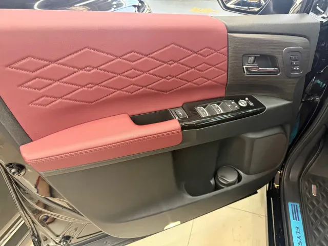 Honda Elysion — Фото автомобиля 7