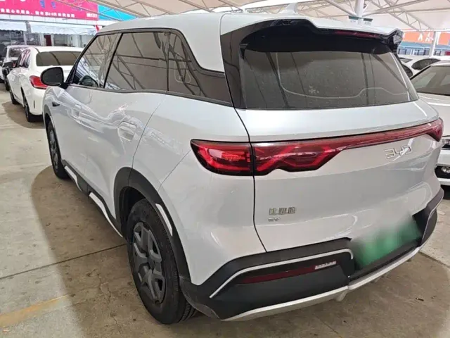 BYD Yuan UP — Фото автомобиля 4