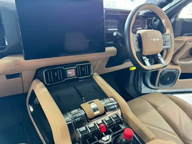 BYD FangChengBao Leopard 8 — Фото автомобиля 7