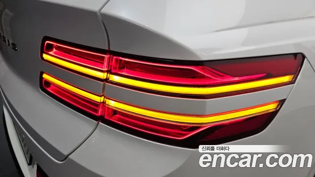Genesis GV80 — Фото автомобиля 8