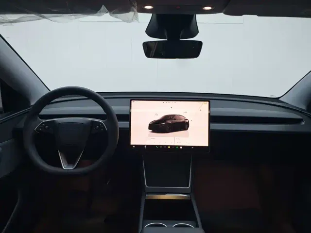 Tesla Model Y — Фото автомобиля 20