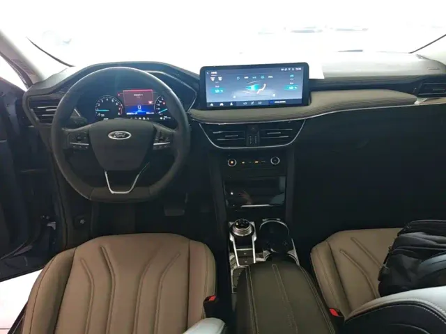 Ford Escape — Фото автомобиля 5
