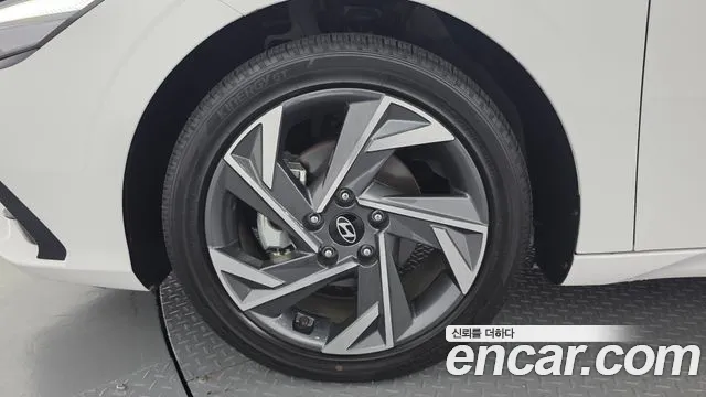 Hyundai Avante CN7 — Фото автомобиля 5
