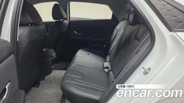 Hyundai Avante CN7 — Фото автомобиля 12