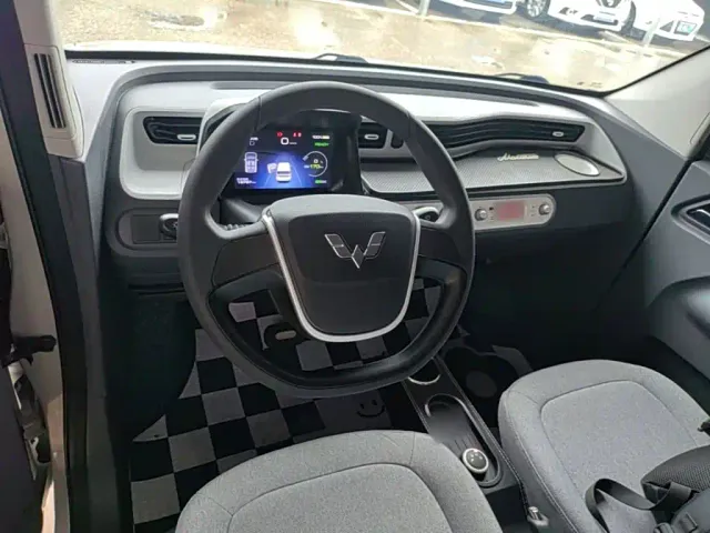 Wuling Hongguang Mini EV — Фото автомобиля 9