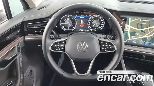 Volkswagen Touareg Generation 3 — Фото автомобиля 21