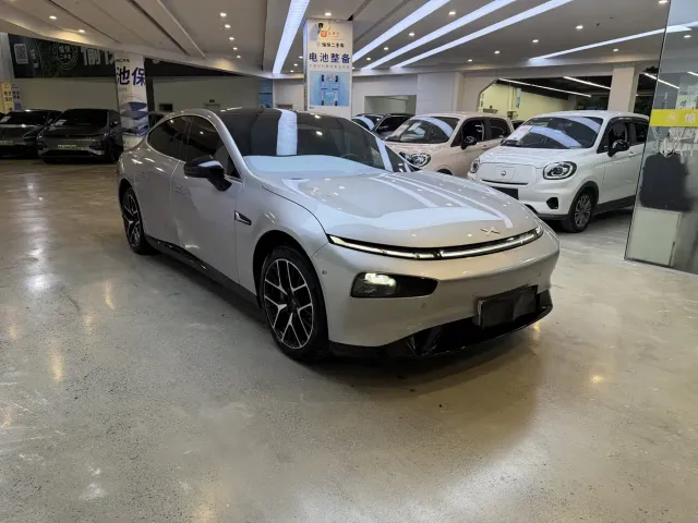Xpeng P7 — Фото автомобиля 3