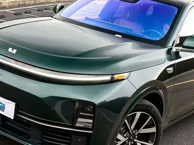 Li Auto L7 — Фото автомобиля 12