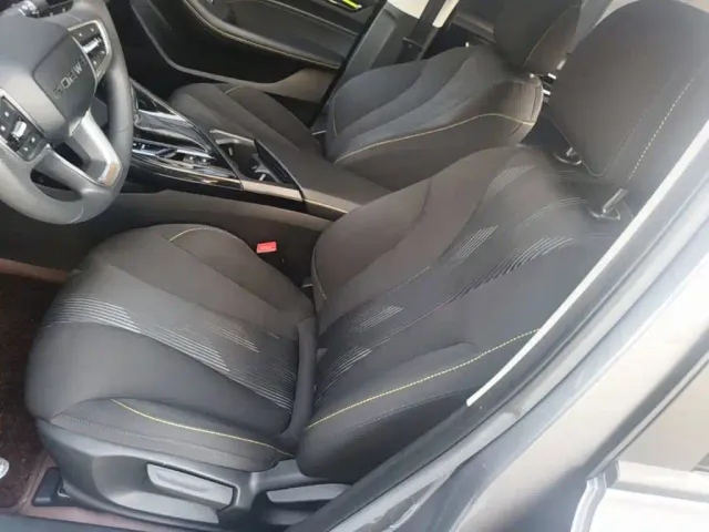 Roewe i5 — Фото автомобиля 14