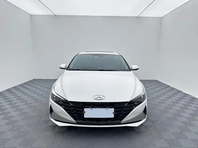 Hyundai Elantra — Фото автомобиля 2