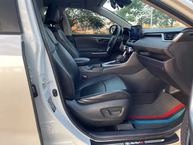 Toyota RAV4 — Фото автомобиля 10