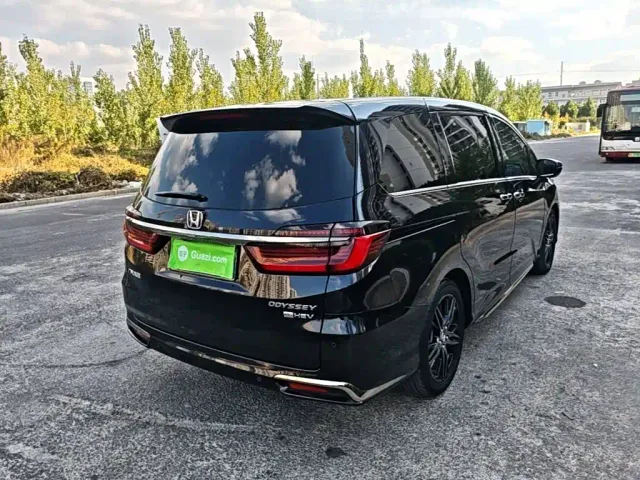 Honda Odyssey — Фото автомобиля 6